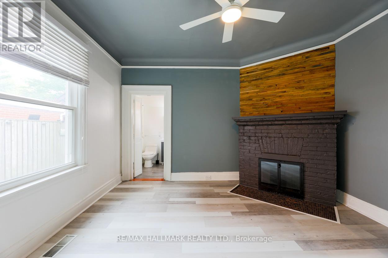 Main Floor - 405 Kingston Road, Toronto, Ontario  M4L 1V1 - Photo 8 - E13555312