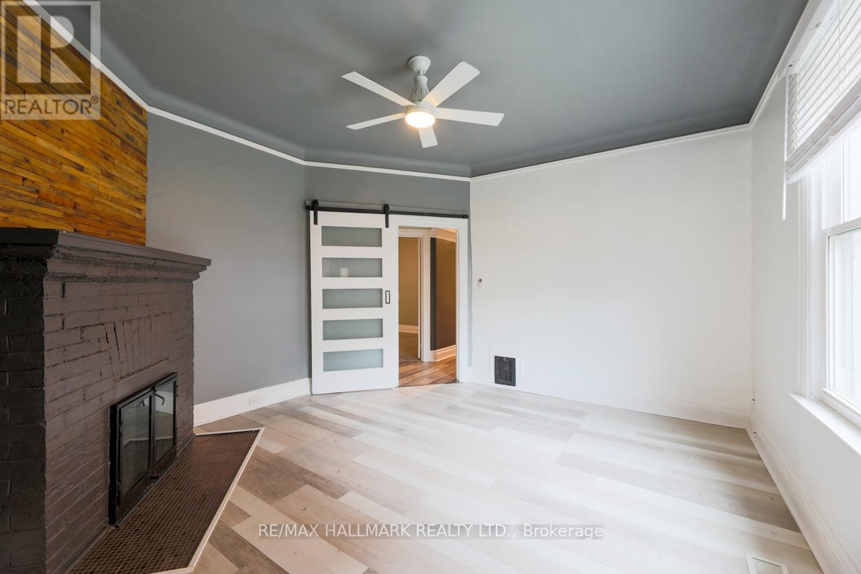 Main Floor - 405 Kingston Road, Toronto, Ontario  M4L 1V1 - Photo 9 - E13555312