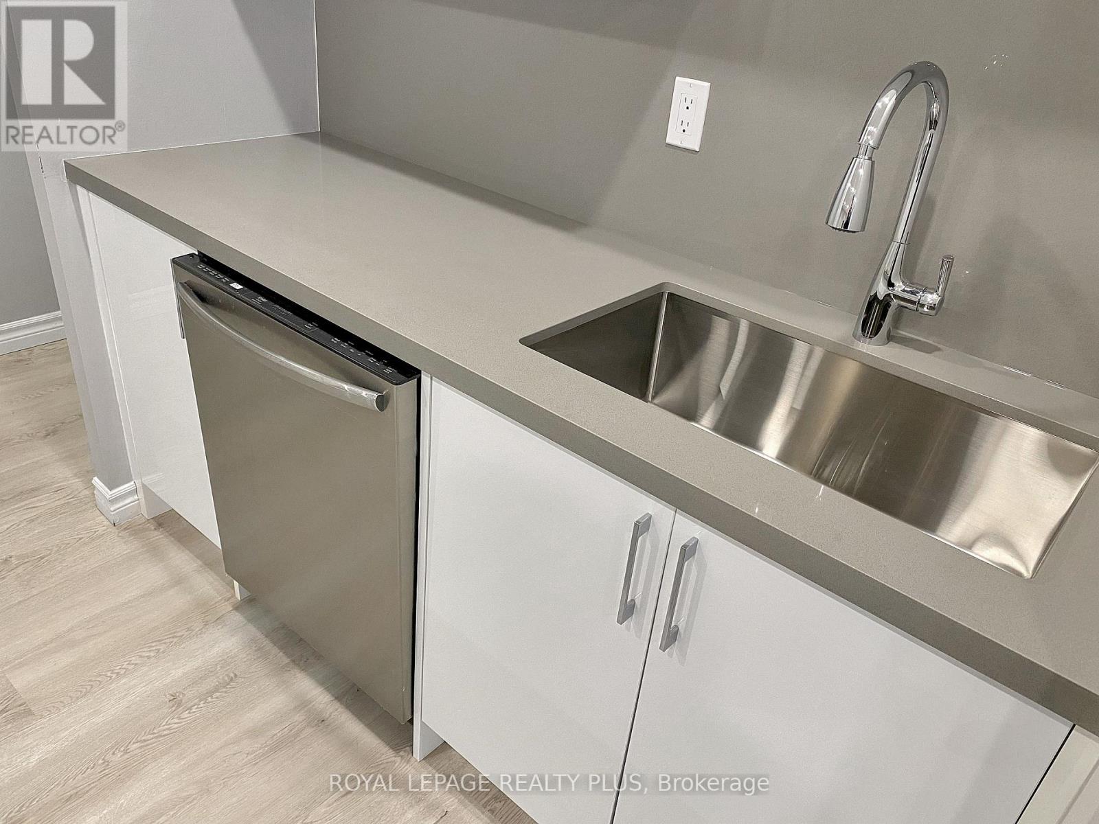 402 - 3065 Queen Frederica Drive, Mississauga, Ontario L4Y 3A3 - Photo 7 - W13555200