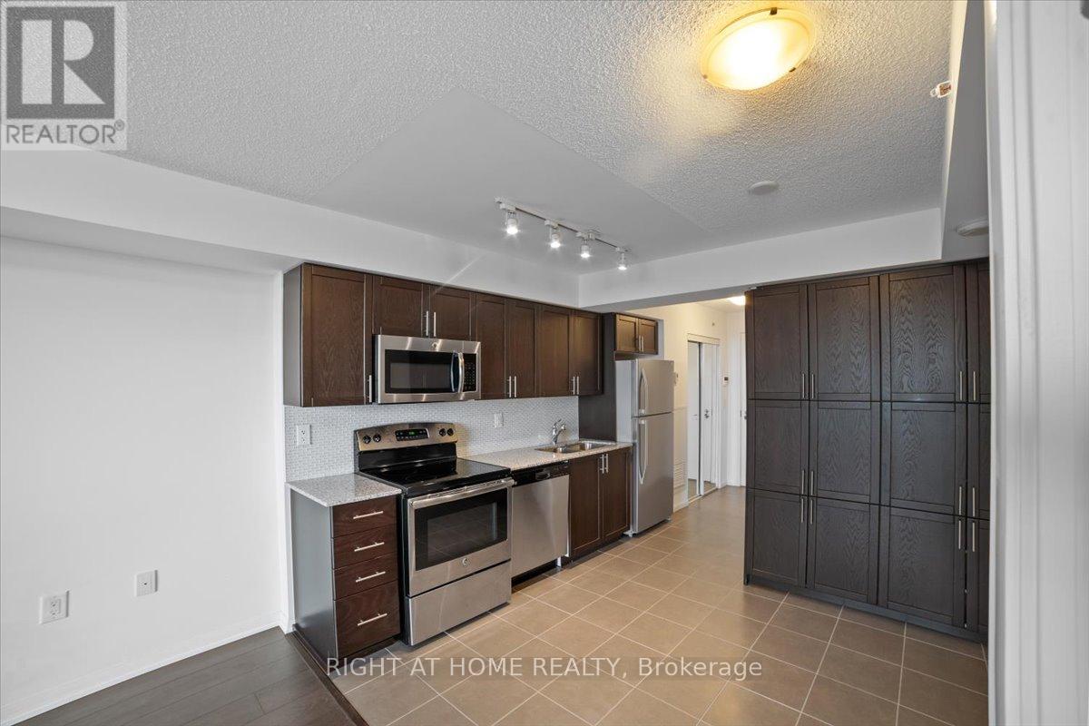537 - 830 Lawrence Avenue, Toronto, Ontario M6A 0C4 - Photo 13 - W13555212
