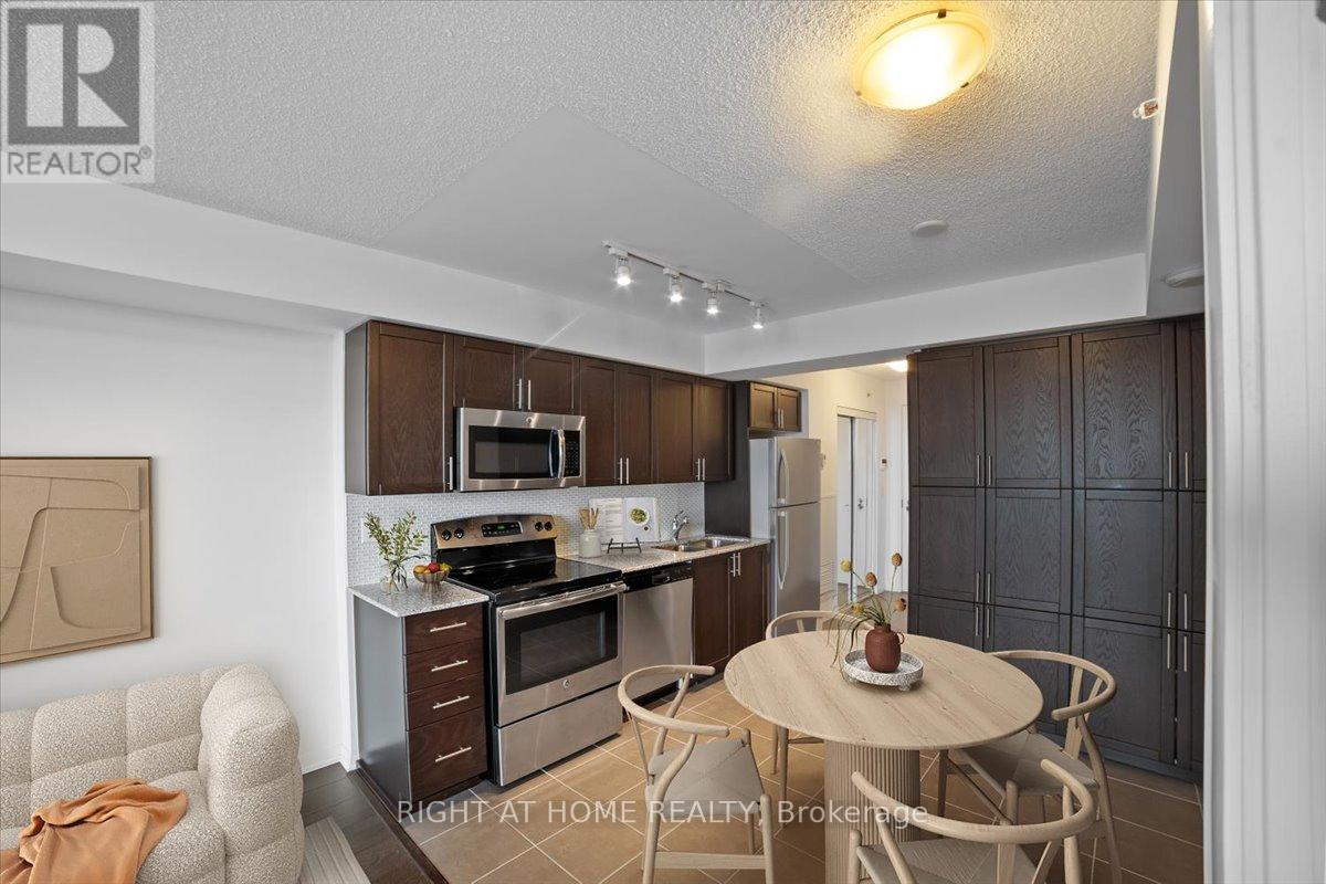 537 - 830 Lawrence Avenue, Toronto, Ontario M6A 0C4 - Photo 4 - W13555212