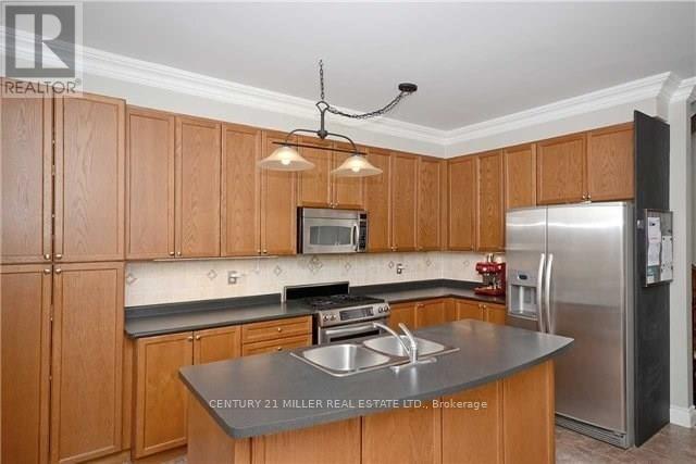2357 Sutton Drive, Burlington, Ontario L7L 6Y6 - Photo 2 - W13555280