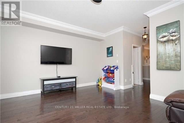 2357 Sutton Drive, Burlington, Ontario L7L 6Y6 - Photo 5 - W13555280