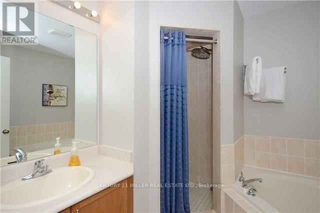 2357 Sutton Drive, Burlington, Ontario L7L 6Y6 - Photo 8 - W13555280