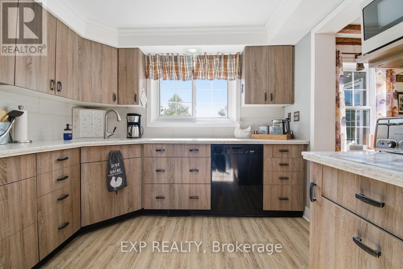 9043 Ridge Road, Niagara Falls, Ontario  L3B 5N7 - Photo 12 - X13555248