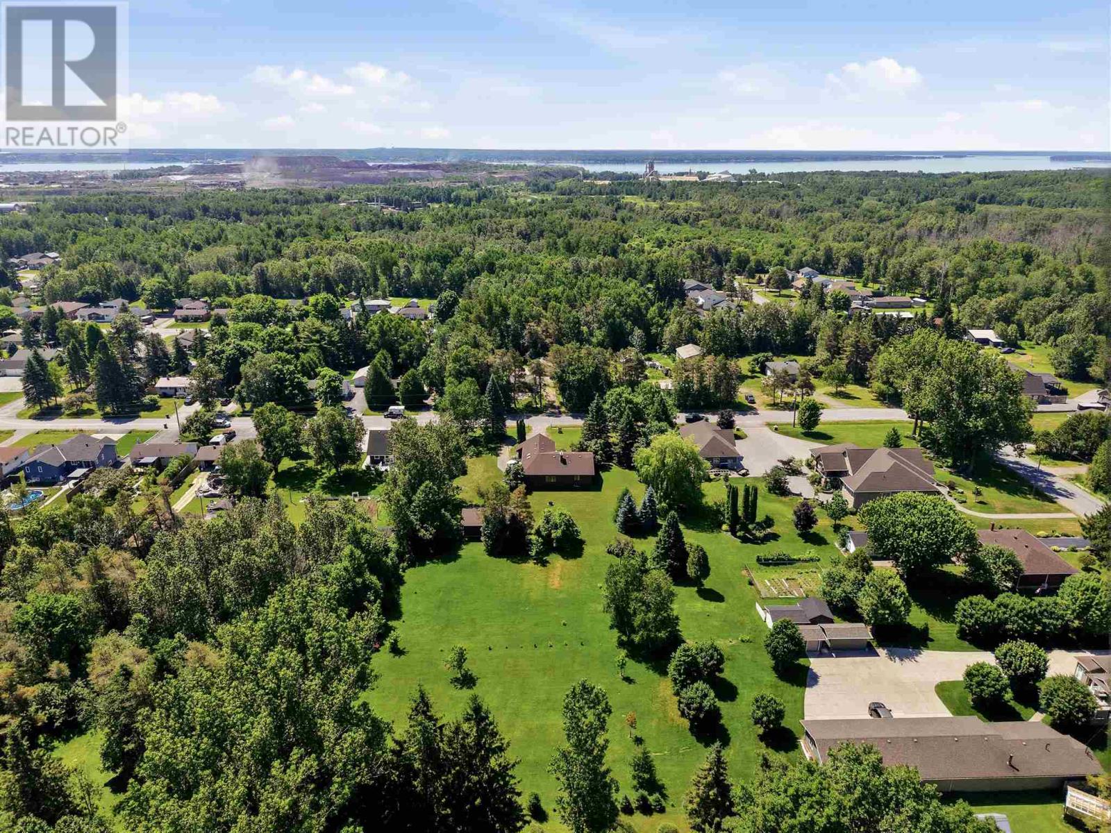 98 Ellis Rd, Sault Ste Marie, Ontario  P6C 1P1 - Photo 40 - SM261763