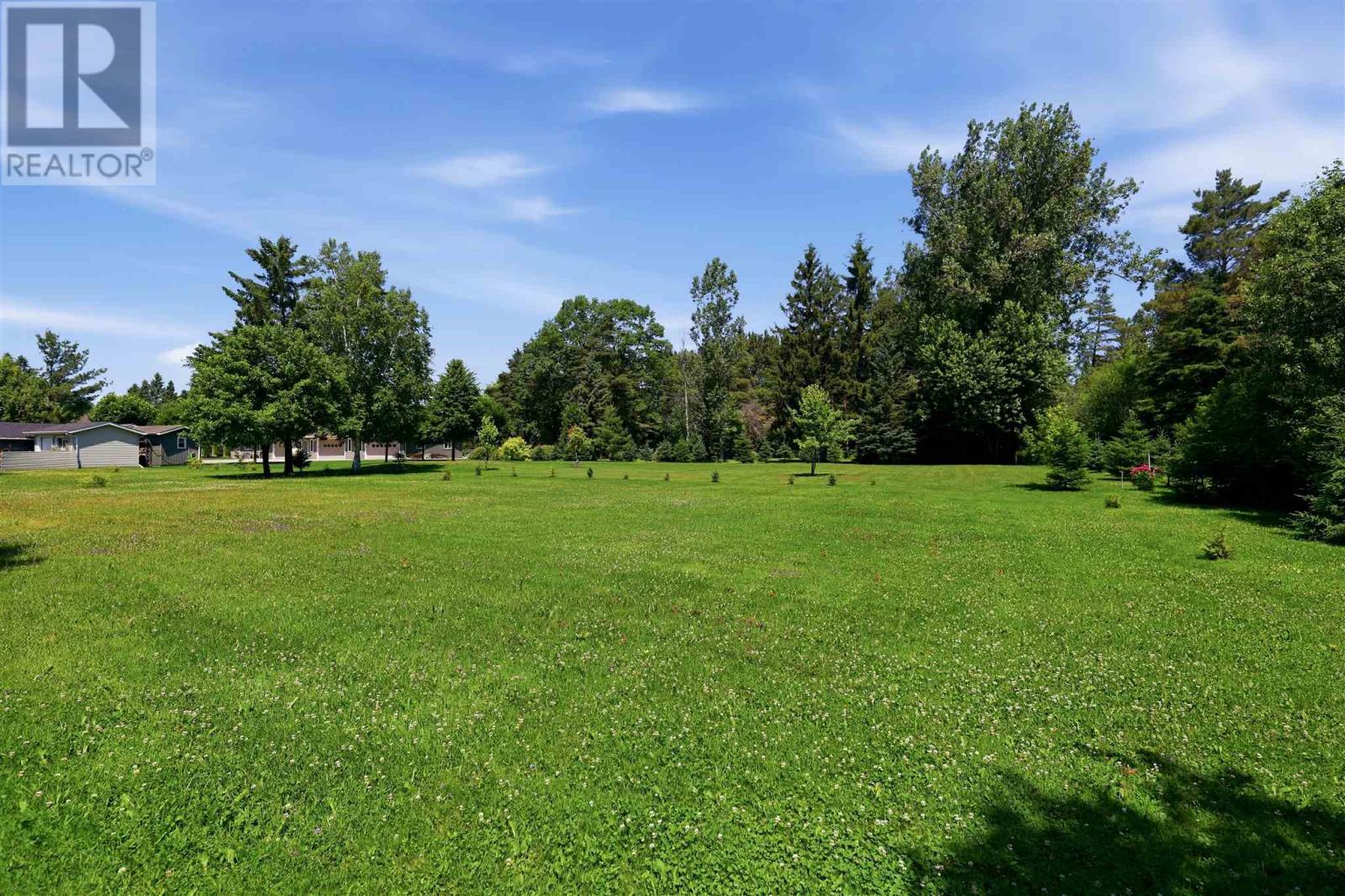 98 Ellis Rd, Sault Ste Marie, Ontario  P6C 1P1 - Photo 46 - SM261763