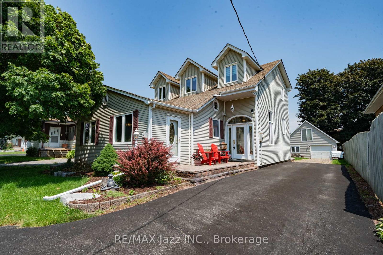 917 BYRON STREET N, Whitby, Ontario