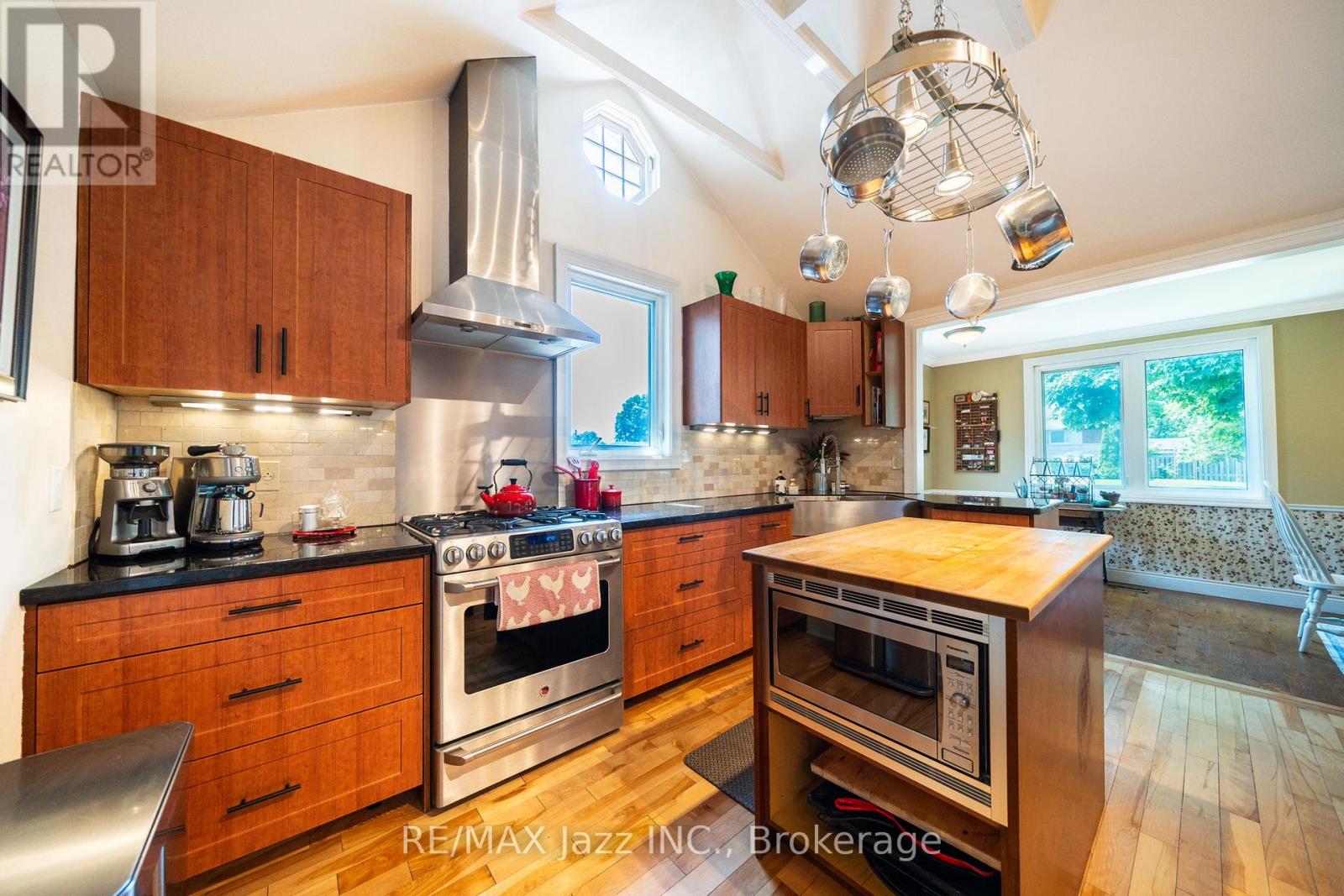 917 Byron Street N, Whitby, Ontario  L1N 4P2 - Photo 5 - E13555412