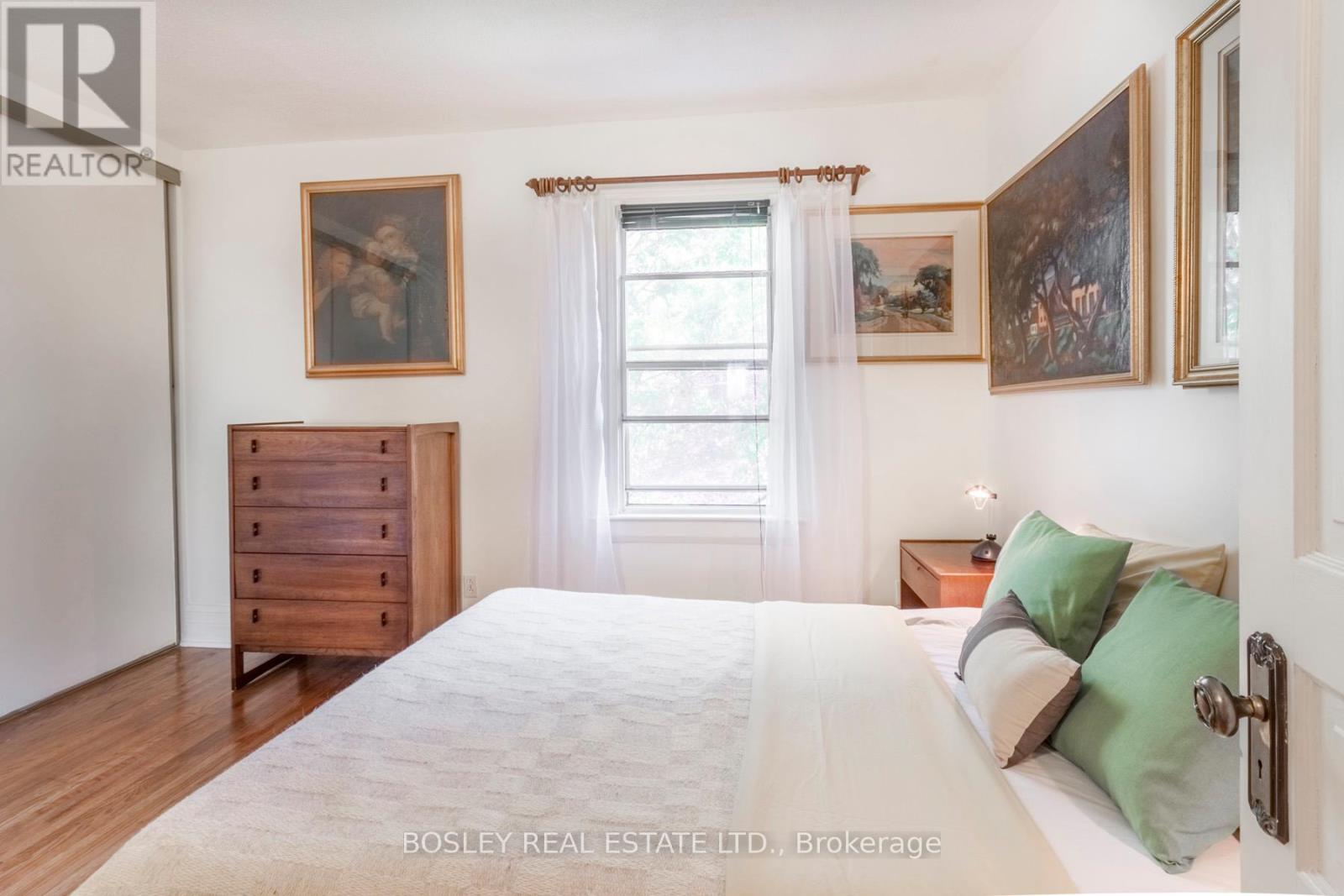 22 Martin Crescent, Toronto, Ontario  M4S 2V2 - Photo 15 - C13555376