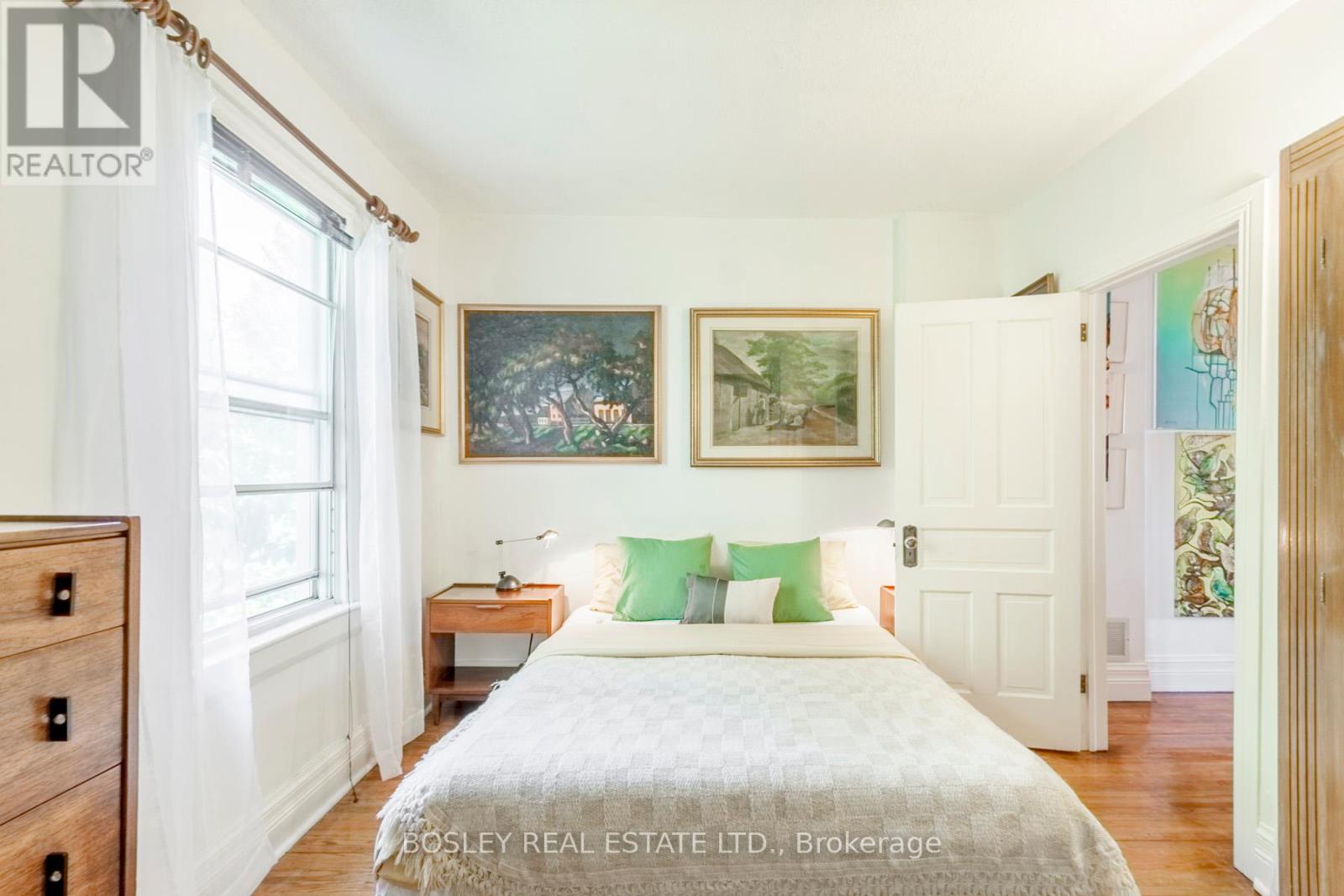 22 Martin Crescent, Toronto, Ontario  M4S 2V2 - Photo 16 - C13555376