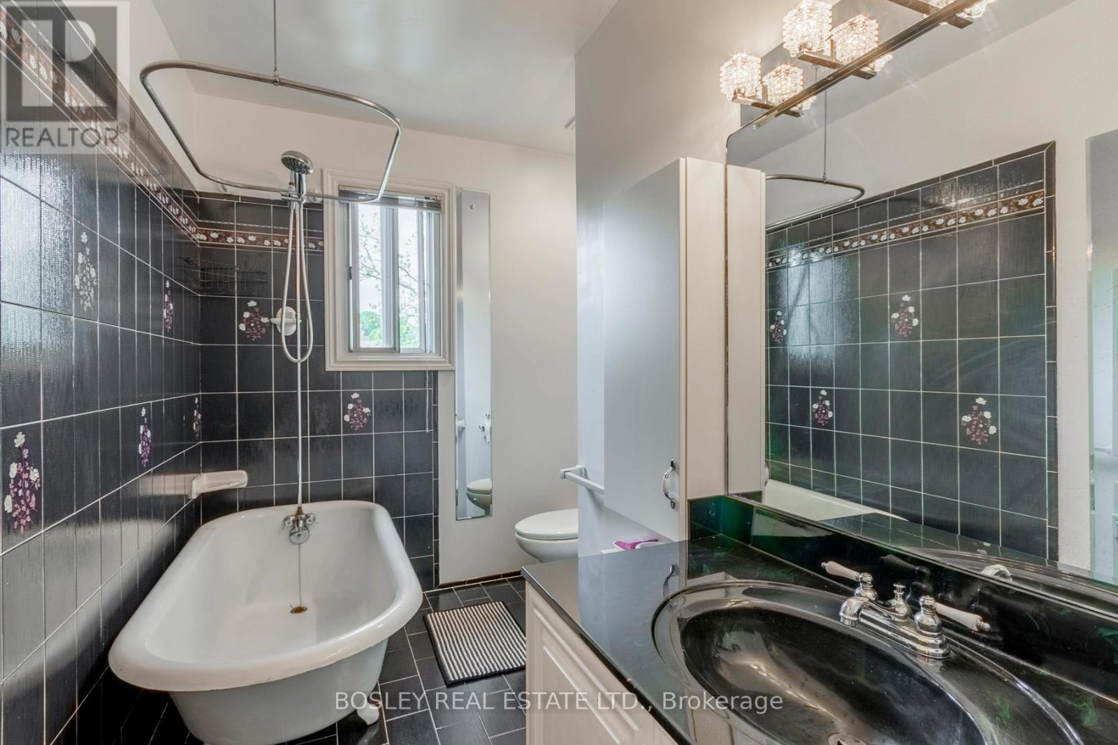 22 Martin Crescent, Toronto, Ontario  M4S 2V2 - Photo 18 - C13555376