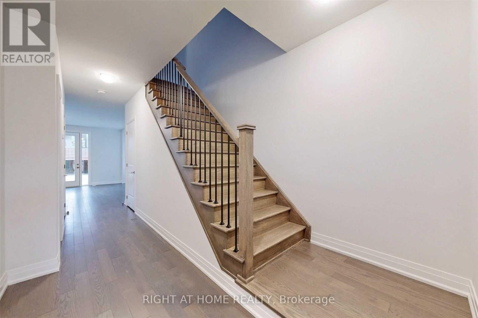 235 Vermont Avenue, Newmarket, Ontario  L3X 0M6 - Photo 4 - N13555404