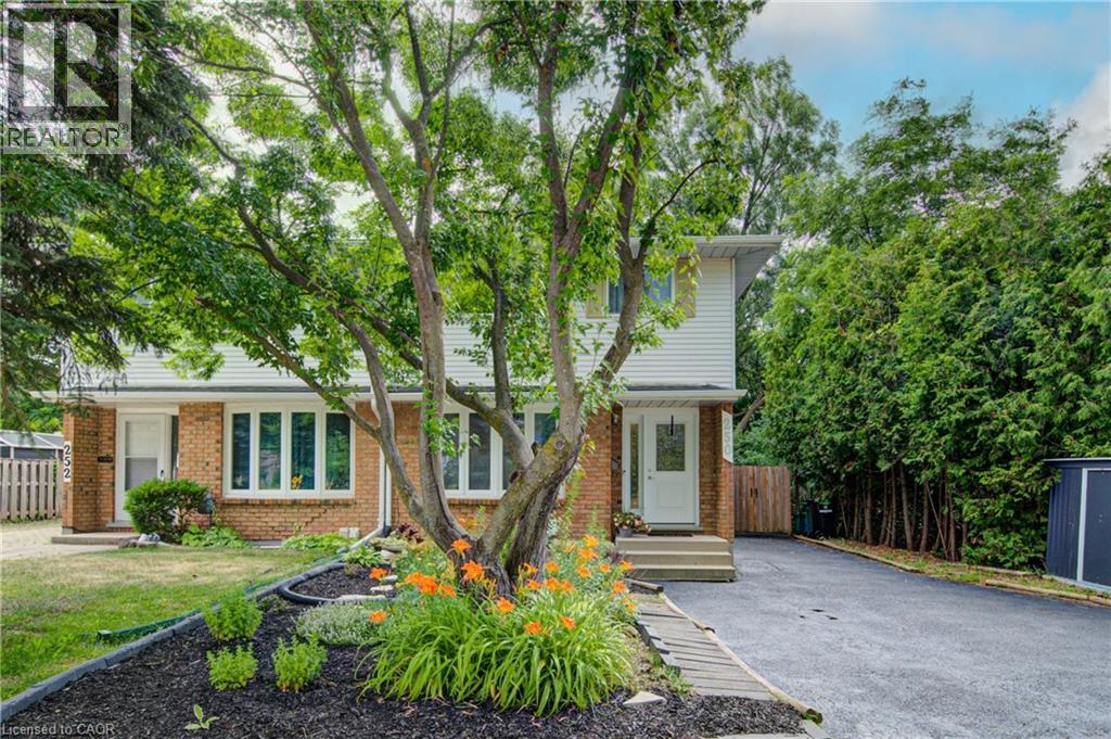 250 Dinison Crescent, Kitchener, Ontario  N2E 3G8 - Photo 3 - 40847267