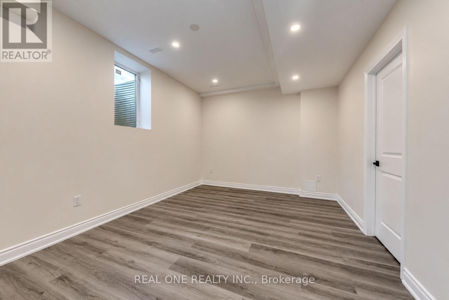 Bsmt - 43 Viva Gardens, Oakville, Ontario L6H 0Z1 - Photo 16 - W13555368