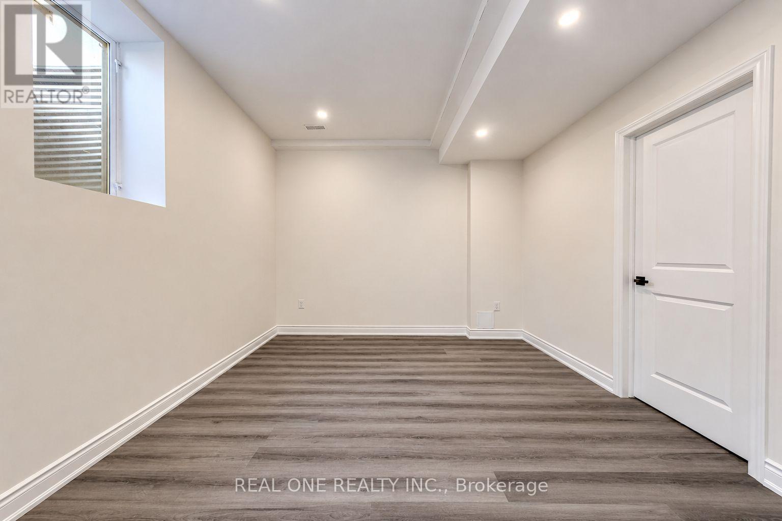 Bsmt - 43 Viva Gardens, Oakville, Ontario L6H 0Z1 - Photo 17 - W13555368