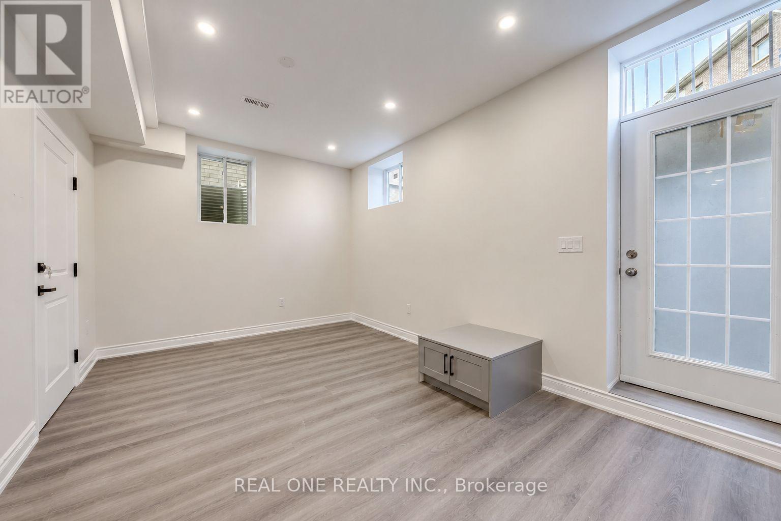 Bsmt - 43 Viva Gardens, Oakville, Ontario L6H 0Z1 - Photo 6 - W13555368
