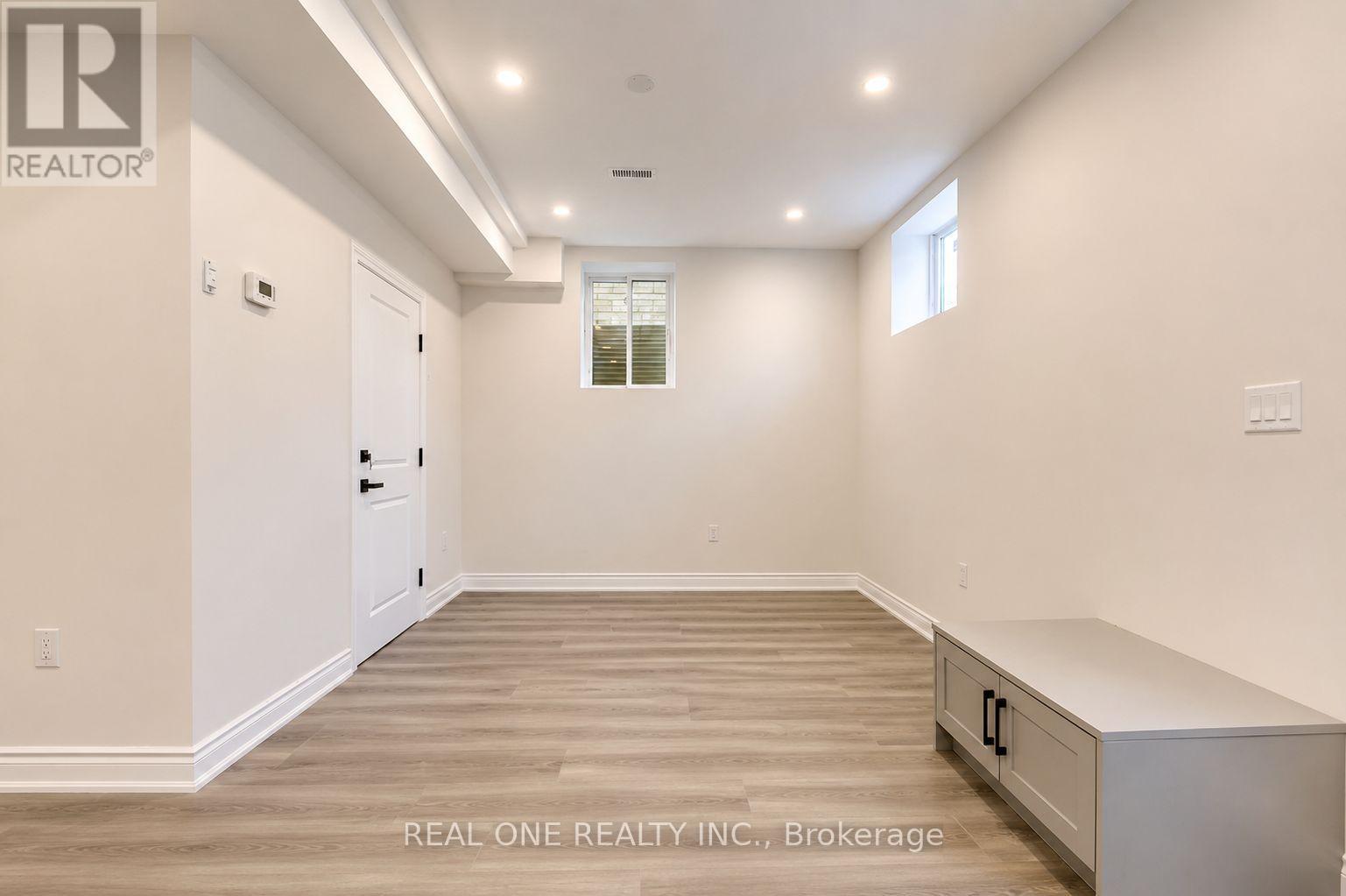 Bsmt - 43 Viva Gardens, Oakville, Ontario L6H 0Z1 - Photo 7 - W13555368