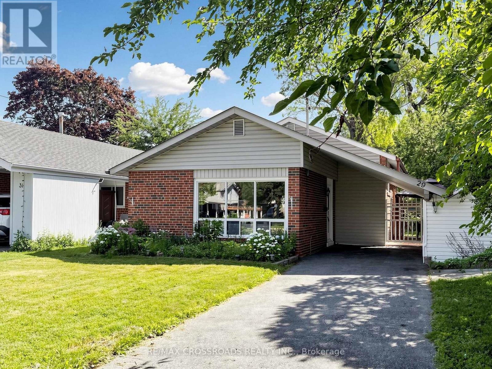 29 ORTON PARK ROAD, Toronto, Ontario