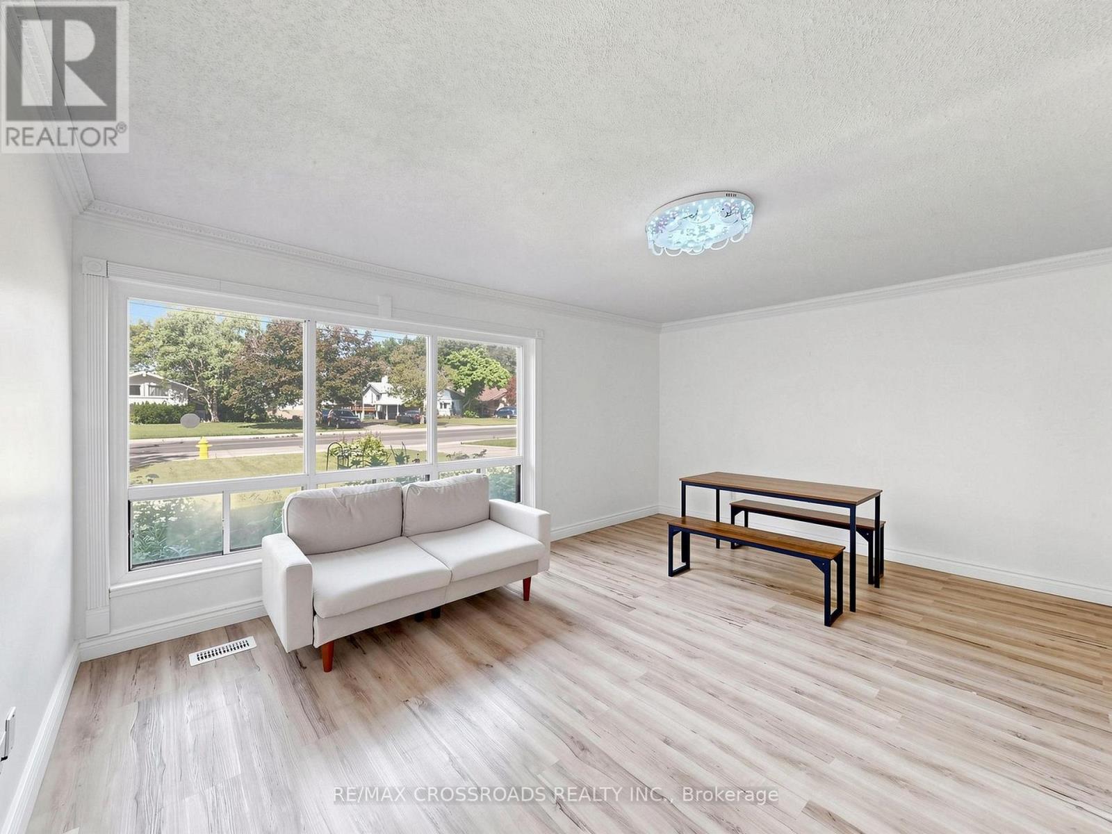 29 Orton Park Road, Toronto, Ontario  M1G 3G2 - Photo 5 - E13550614