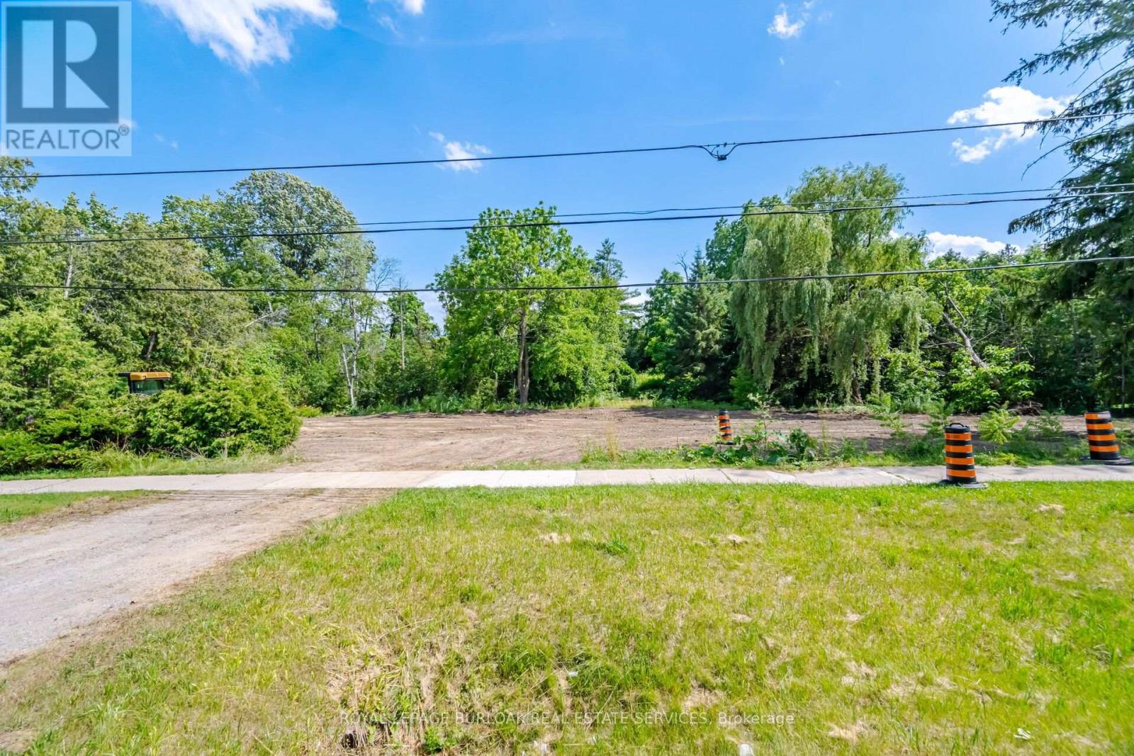 2207 Embleton Road, Brampton, Ontario  L6Y 0G2 - Photo 6 - W13549508