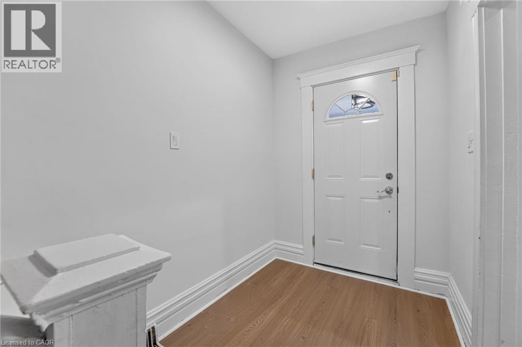 39 Beechwood Avenue, Hamilton, Ontario  L8L 2S5 - Photo 4 - 40845935