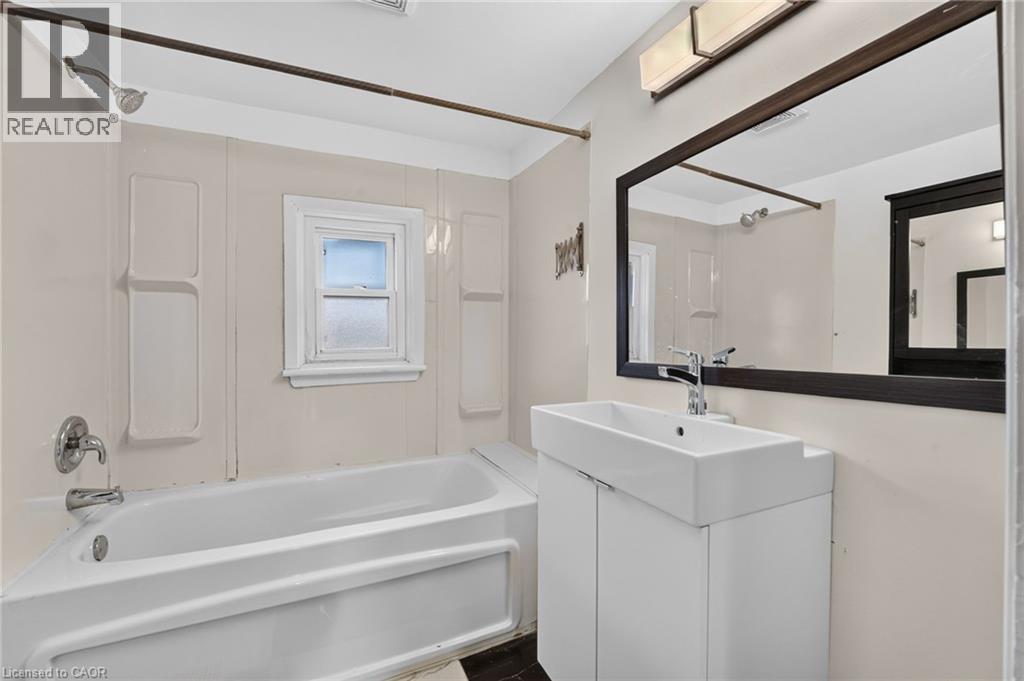 39 Beechwood Avenue, Hamilton, Ontario  L8L 2S5 - Photo 25 - 40845935
