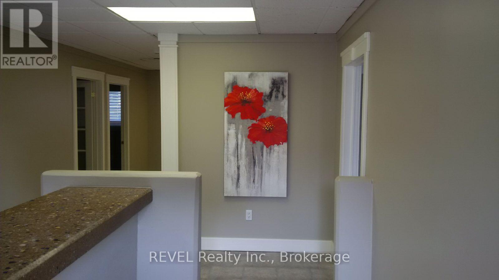 73 Ontario Street, St. Catharines, Ontario  L2R 5J5 - Photo 3 - X13555470