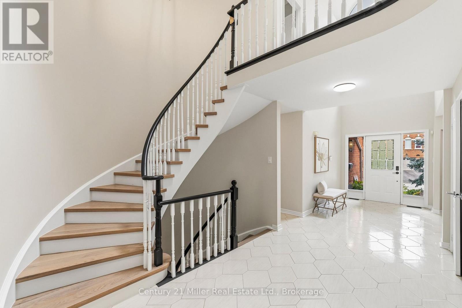 3686 St. Laurent Court, Mississauga, Ontario  L5L 4T1 - Photo 8 - W13555708