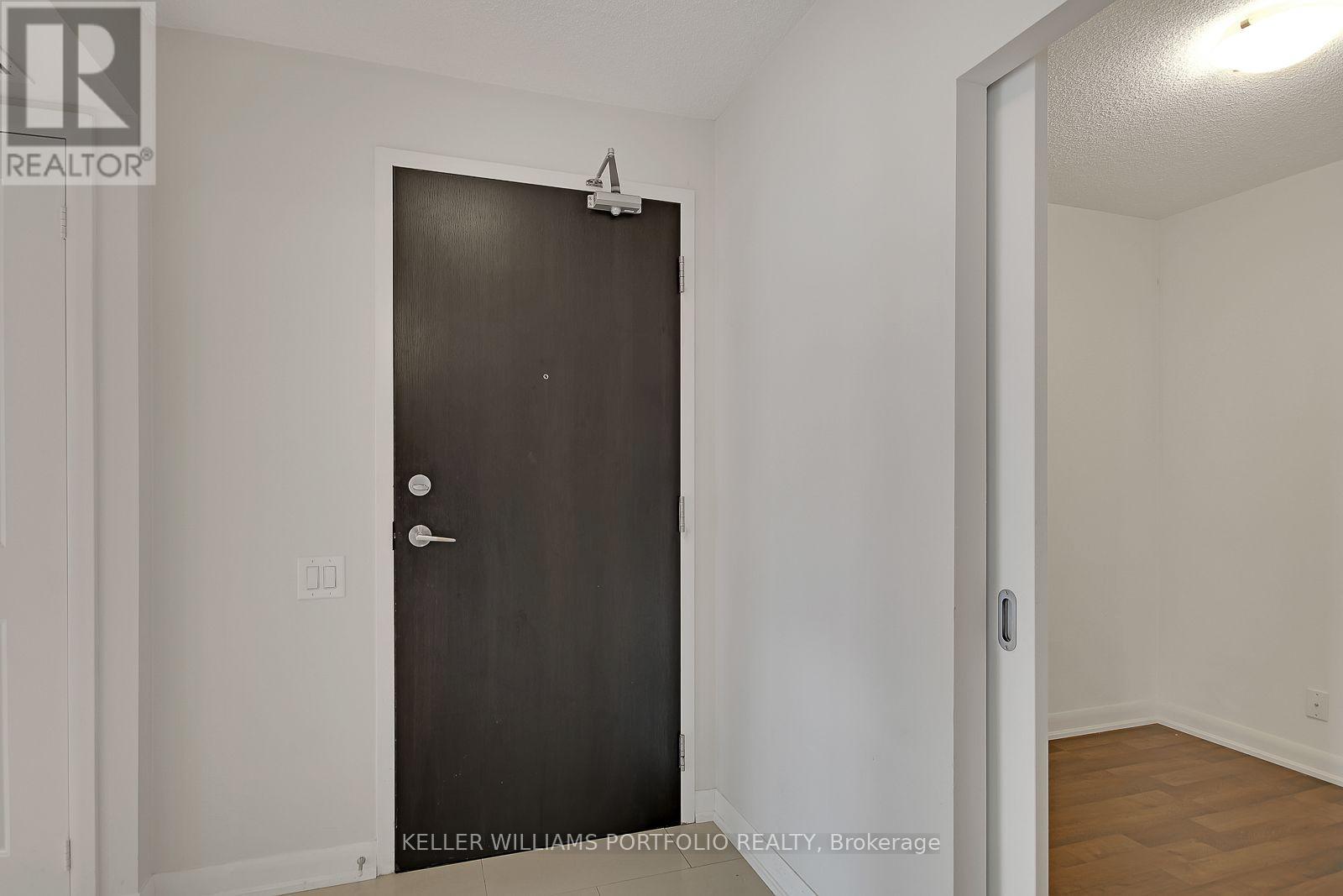 1716 - 17 Anndale Drive, Toronto, Ontario M2N 2W7 - Photo 4 - C13555624