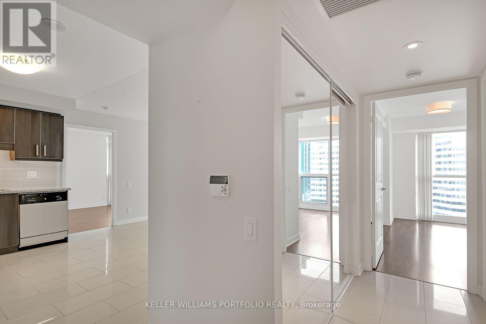 1716 - 17 Anndale Drive, Toronto, Ontario M2N 2W7 - Photo 5 - C13555624