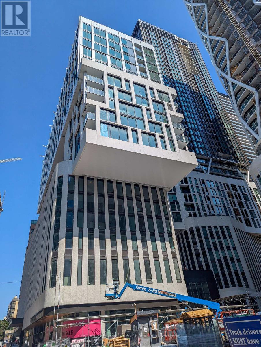 1724 - 121 ST PATRICK STREET, Toronto, Ontario