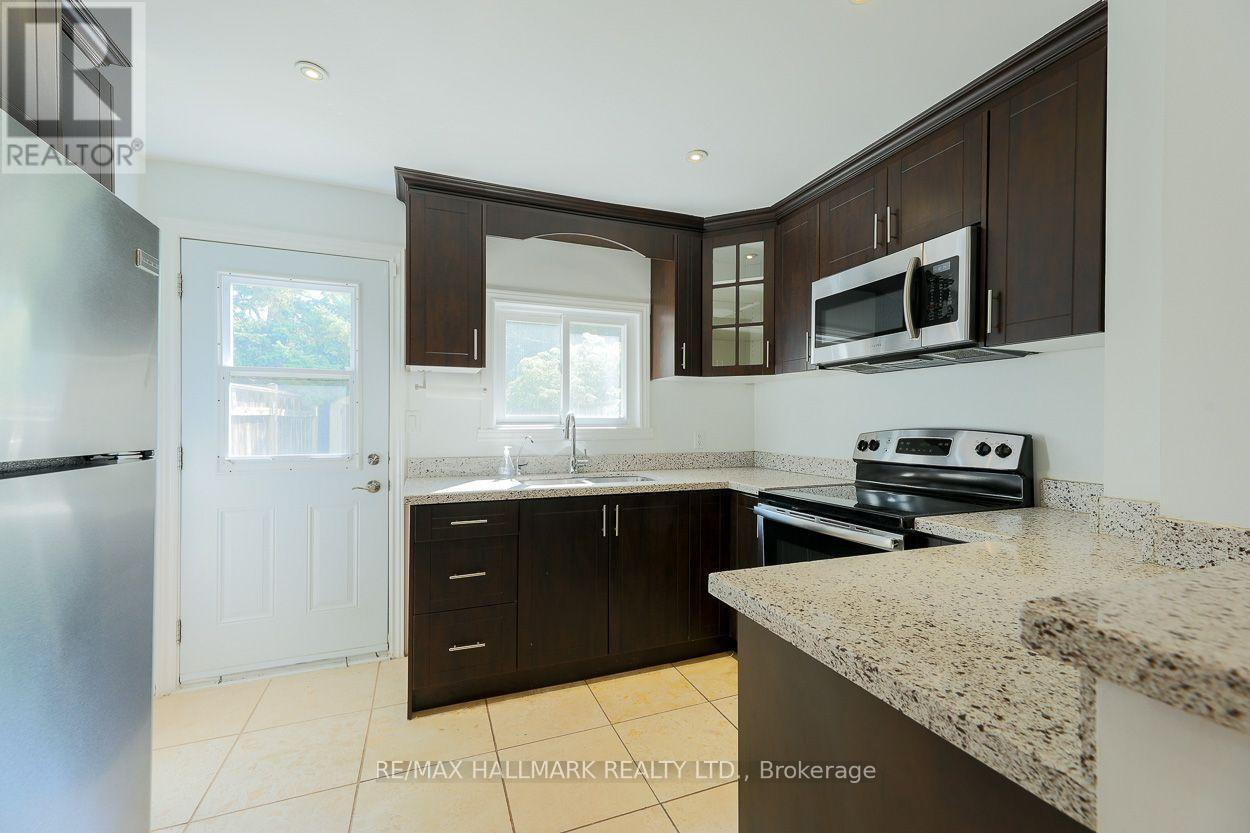 527 Craven Road, Toronto, Ontario  M4L 2Z6 - Photo 15 - E13555552