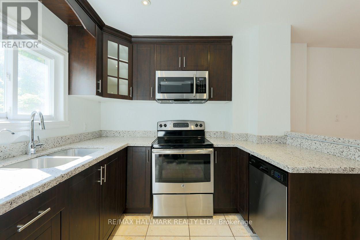 527 Craven Road, Toronto, Ontario  M4L 2Z6 - Photo 16 - E13555552