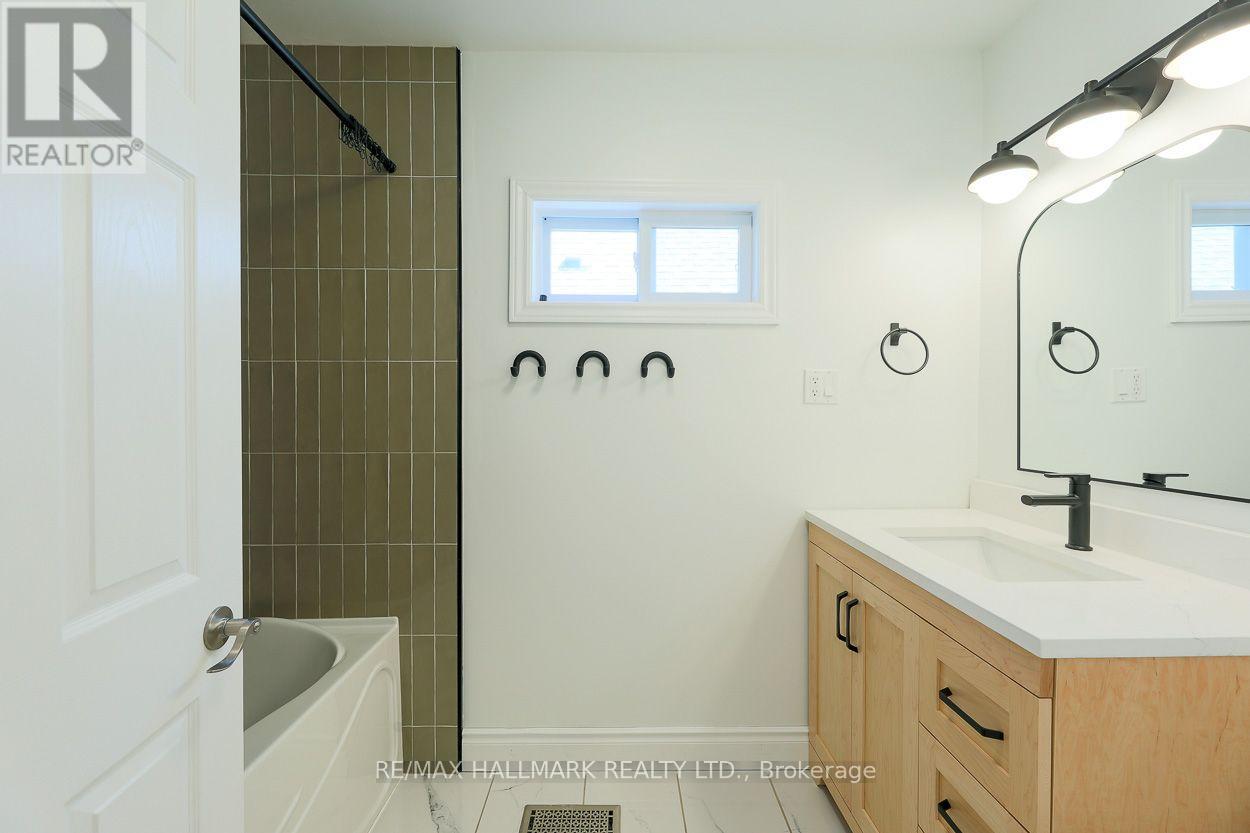 527 Craven Road, Toronto, Ontario  M4L 2Z6 - Photo 25 - E13555552