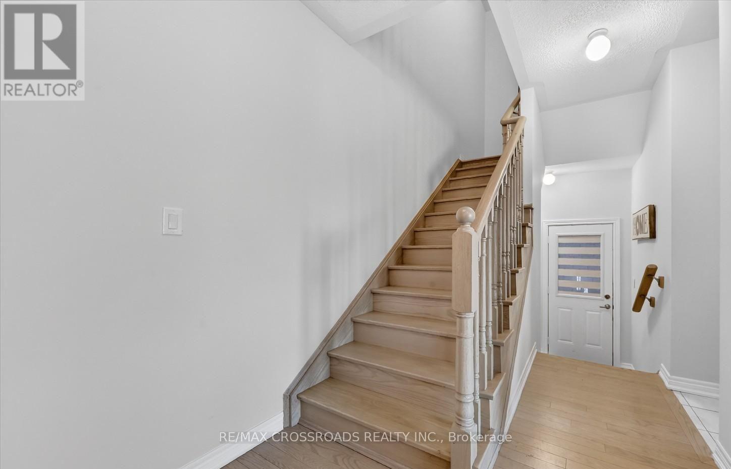 5 Thelma Drive, Whitby, Ontario  L1P 0N3 - Photo 6 - E13555788