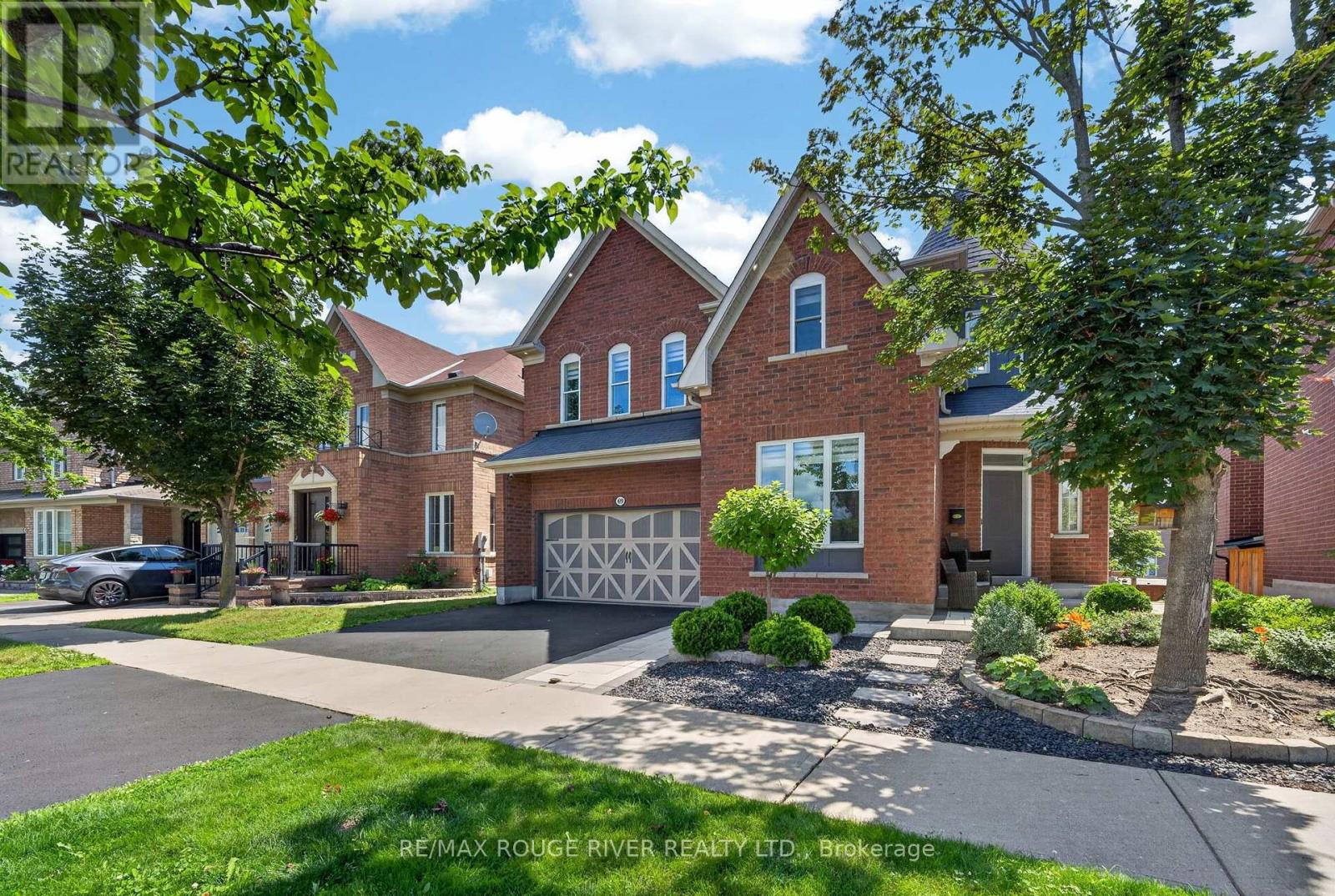 69 Gillett Drive, Ajax, Ontario  L1Z 0E2 - Photo 2 - E13555838