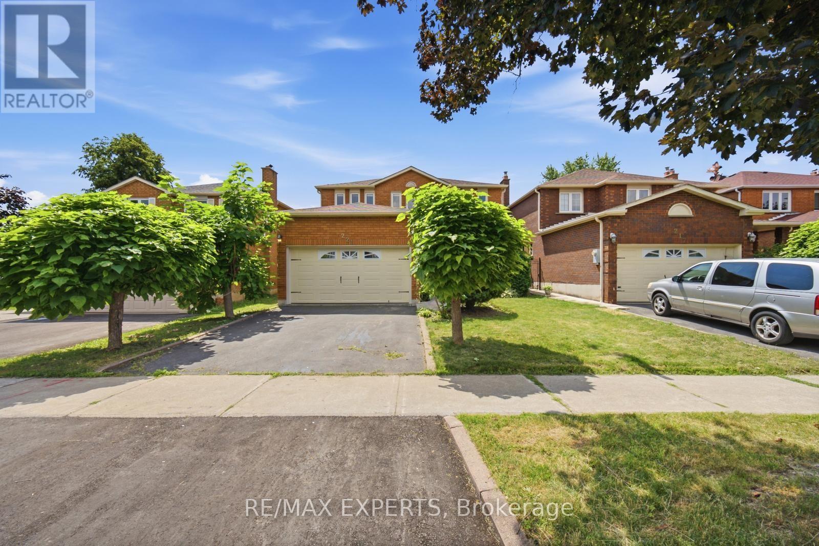 221 Judith Avenue, Vaughan (Brownridge), Ontario  L4J 7E3 - Photo 1 - N13555802