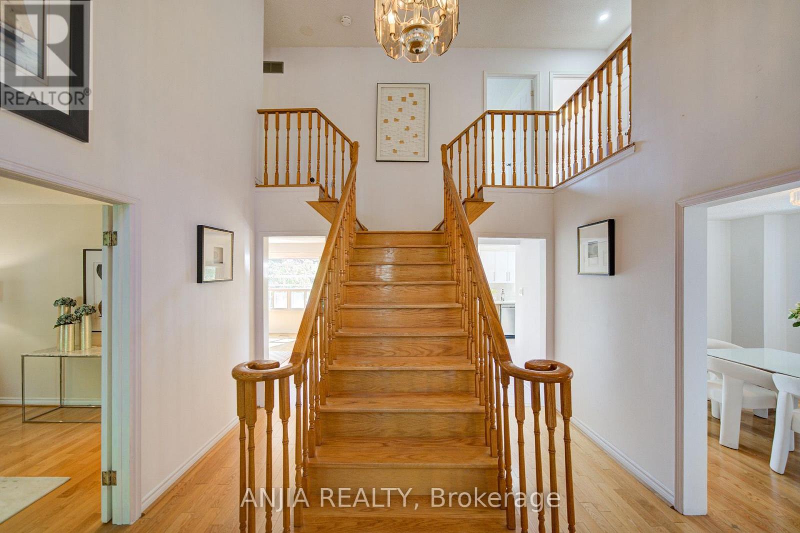 8 Brooklyn Crescent, Markham, Ontario  L3P 7C1 - Photo 3 - N13555836