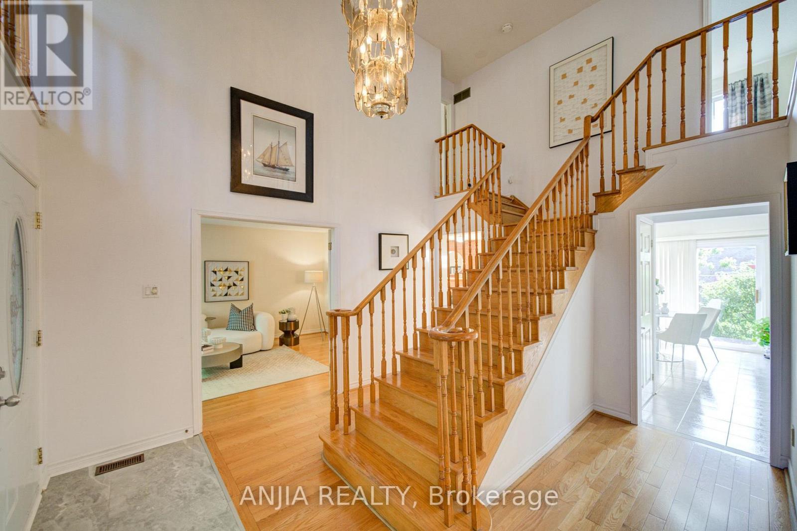 8 Brooklyn Crescent, Markham, Ontario  L3P 7C1 - Photo 4 - N13555836