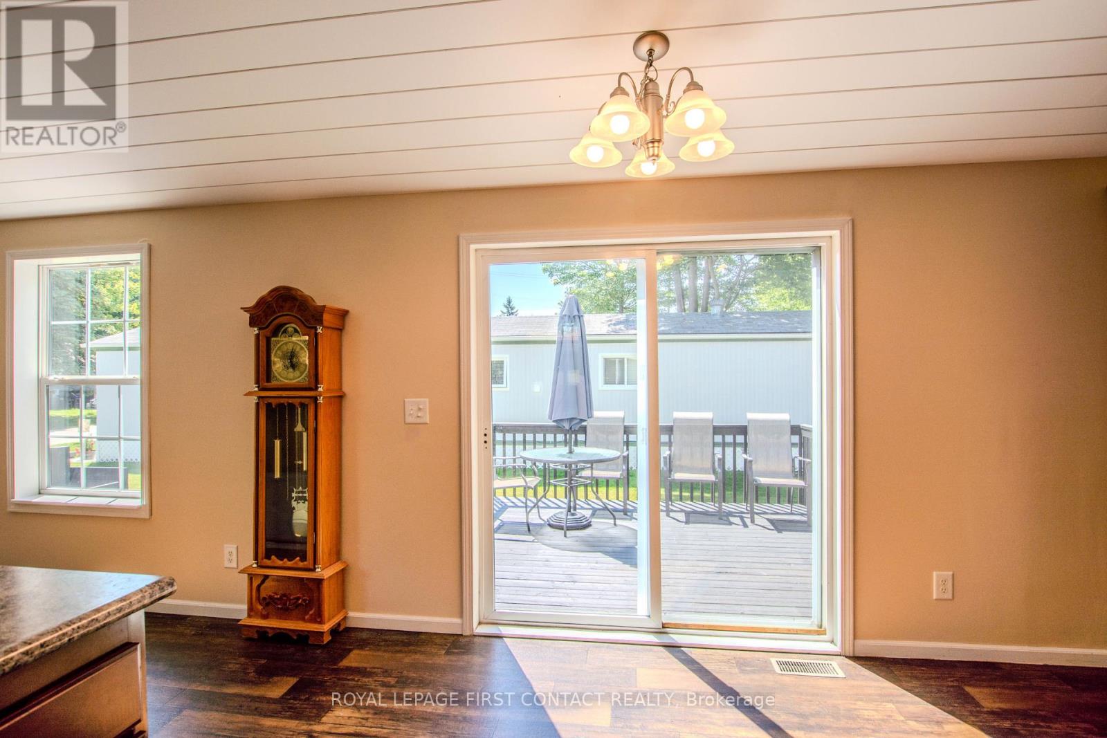 23 Georgian Glen Drive, Wasaga Beach, Ontario  L9Z 1K8 - Photo 10 - S13555682