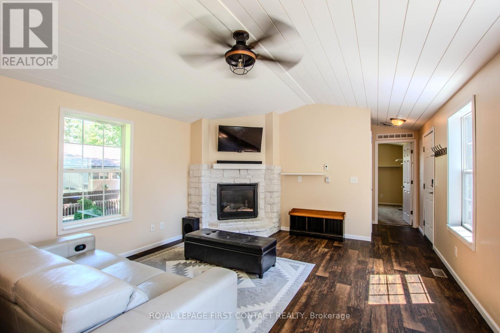 23 Georgian Glen Drive, Wasaga Beach, Ontario  L9Z 1K8 - Photo 5 - S13555682