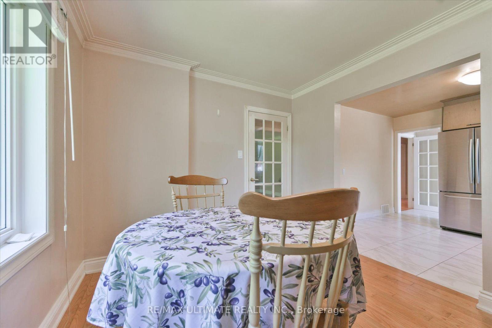 1076 Dixie Road, Mississauga, Ontario  L5E 2P4 - Photo 12 - W13224010