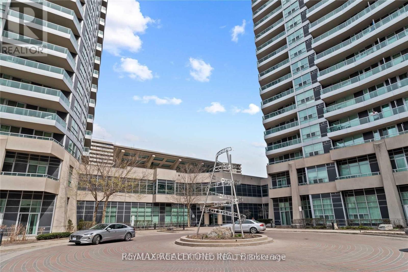 TP2709 - 33 ELM DRIVE W