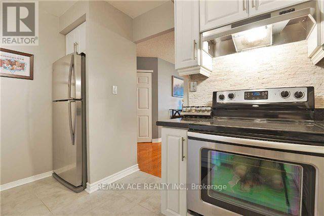 301 - 2261 Lake Shore Boulevard W, Toronto, Ontario  M8V 3X1 - Photo 10 - W13555650