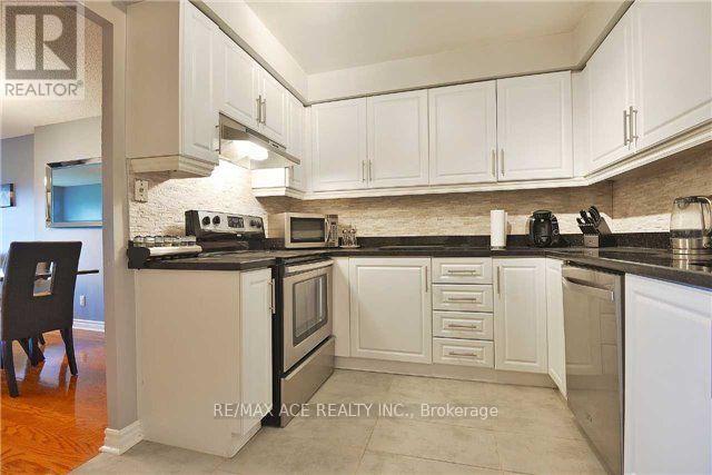 301 - 2261 Lake Shore Boulevard W, Toronto, Ontario  M8V 3X1 - Photo 9 - W13555650