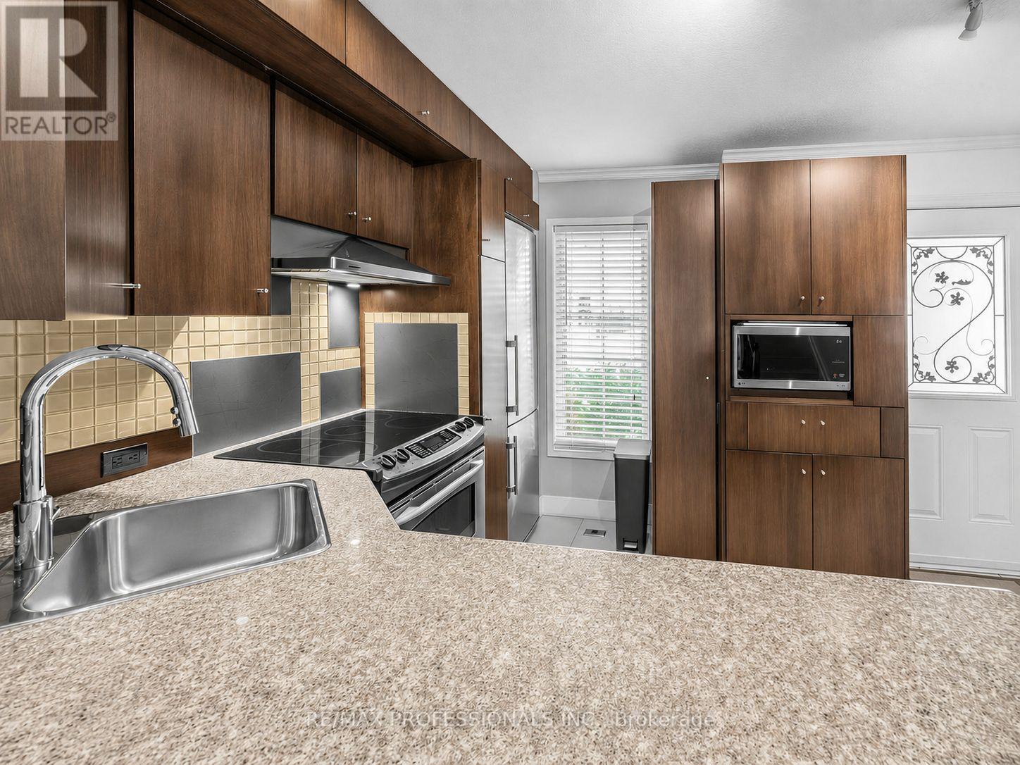32 - 220 Manitoba Street, Toronto, Ontario  M8Y 4G7 - Photo 10 - W13555818