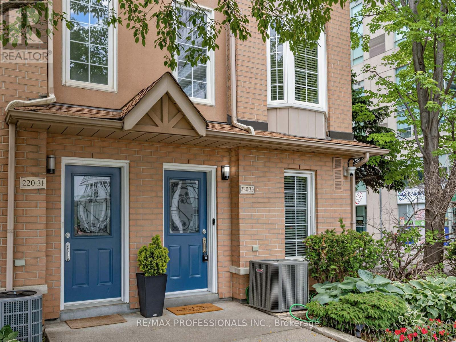 32 - 220 Manitoba Street, Toronto, Ontario  M8Y 4G7 - Photo 3 - W13555818