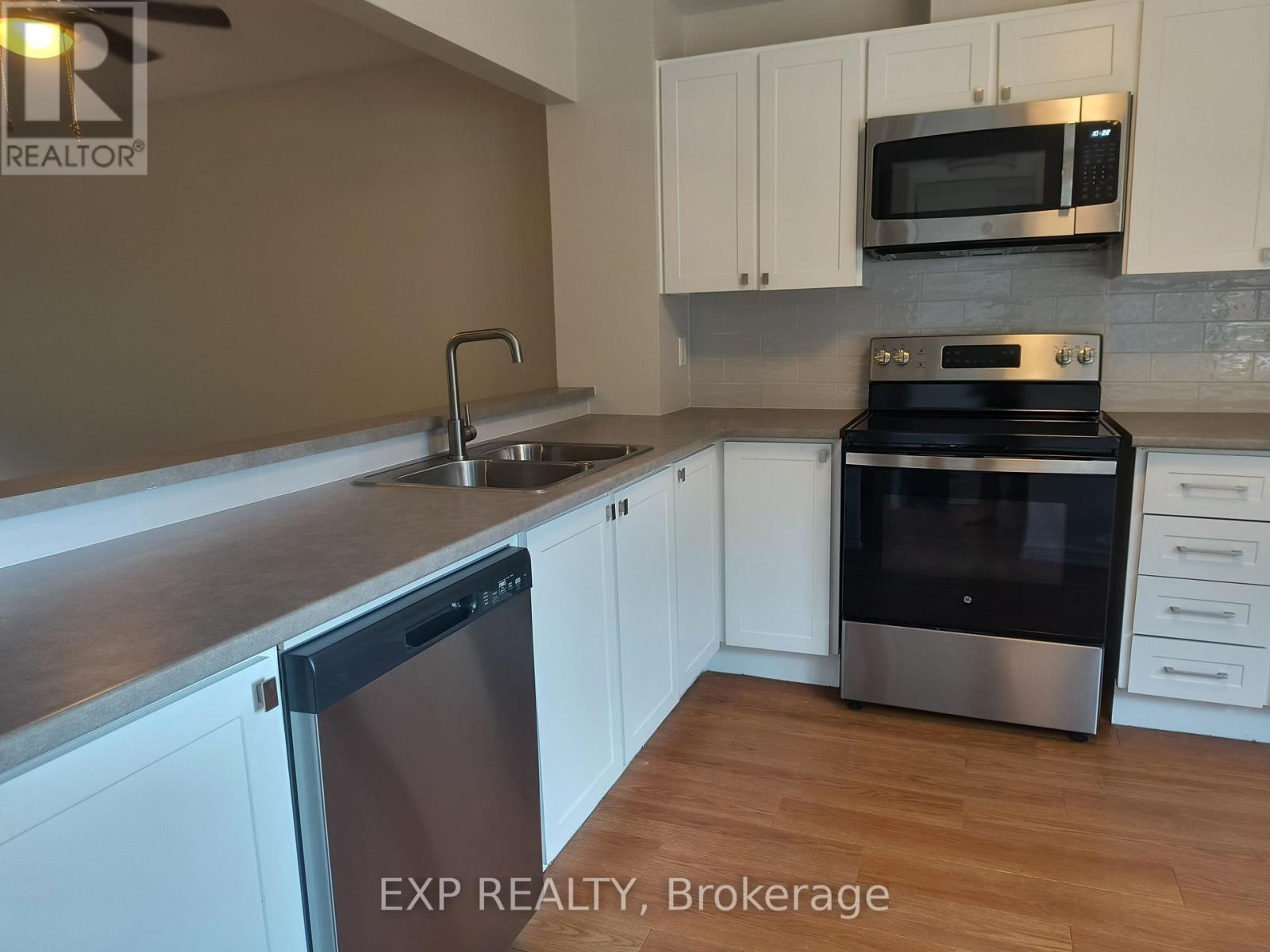 004 - 1310 Richmond Road, Ottawa, Ontario  K2B 8L3 - Photo 2 - X13556014