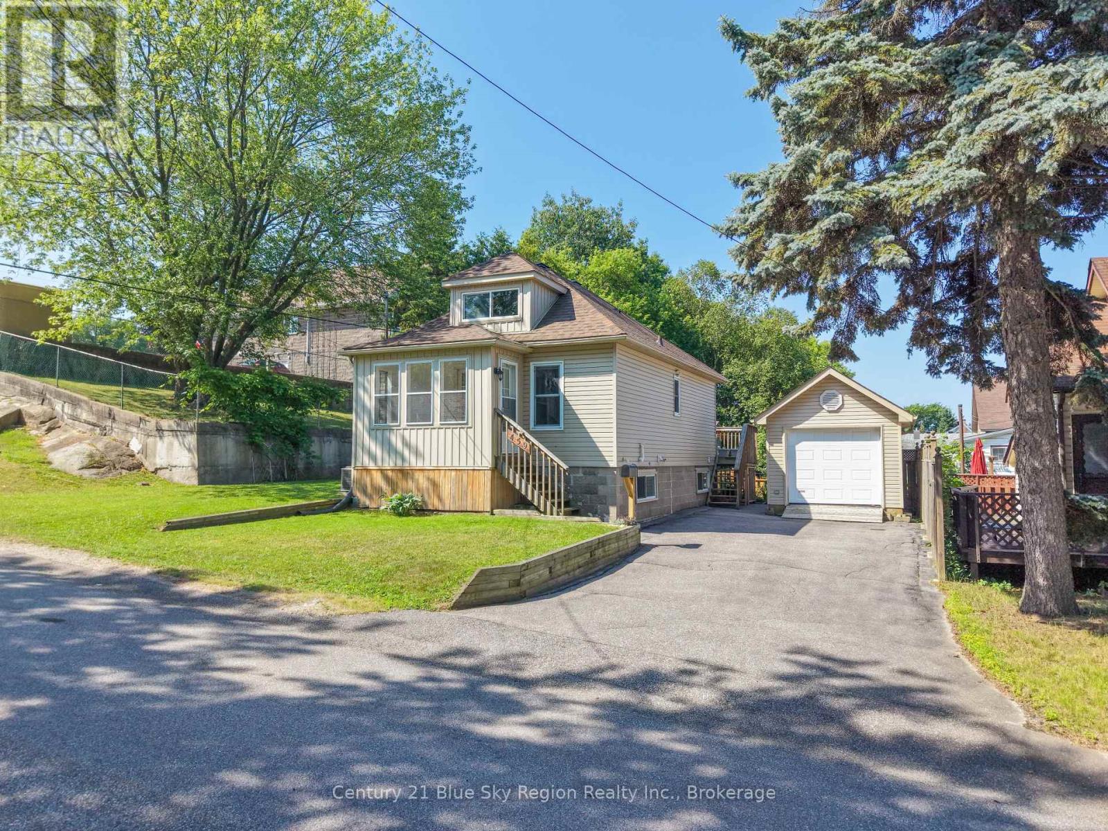 459 Hardy Street, North Bay, Ontario  P1B 1S1 - Photo 1 - X13555932
